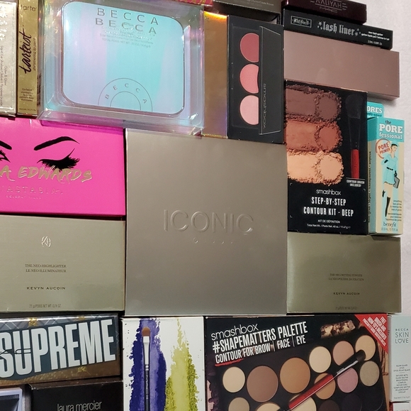 High-End Makeup Bundle - Picture 7 of 15